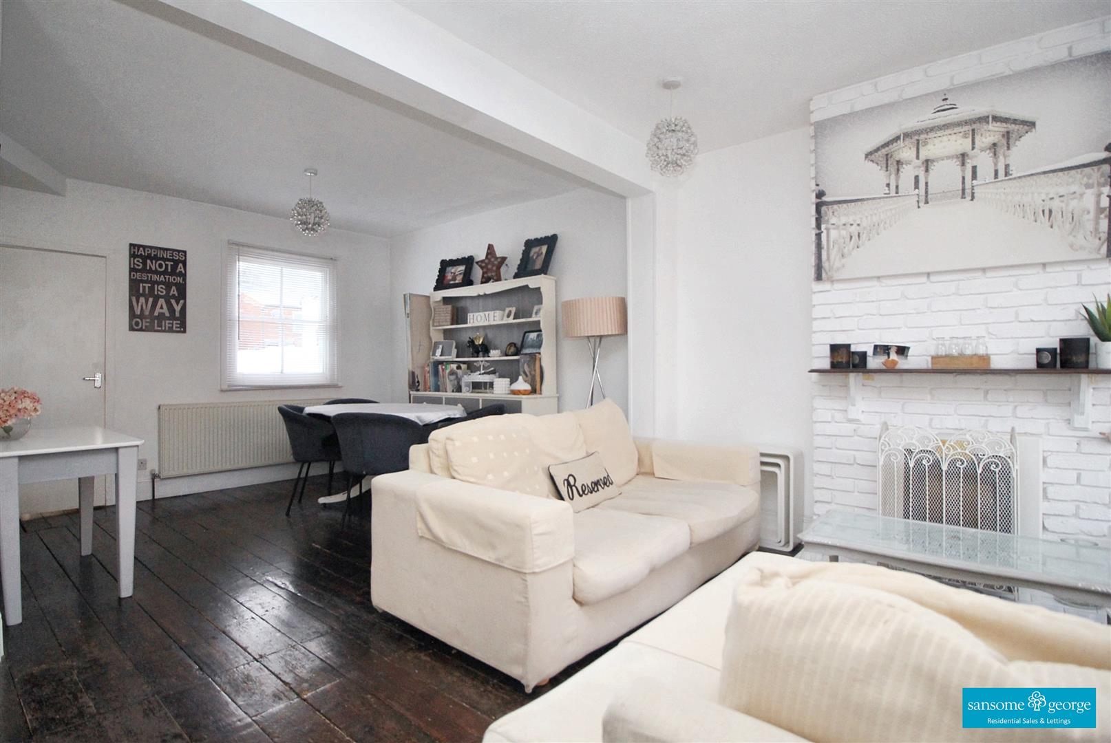2 bed property in Connaught Road, Reading